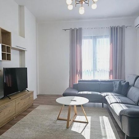 Myhouse At 21 Dhjetori Apartment Tirana Exterior foto