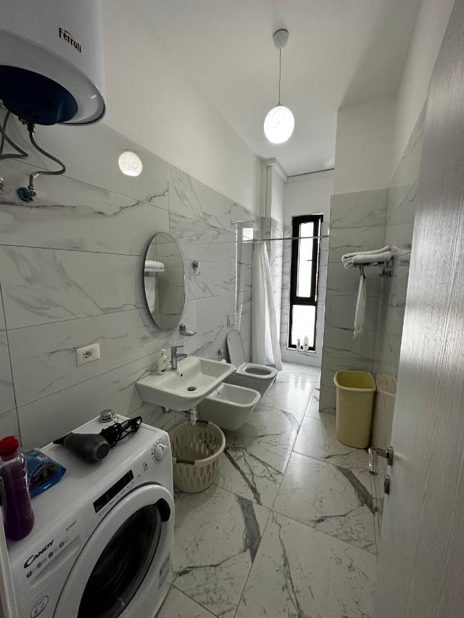 Myhouse At 21 Dhjetori Apartment Tirana Exterior foto